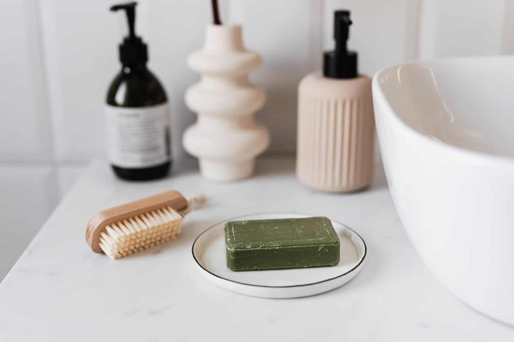 which one is less harmful to the environment and why? pexels karolina grabowska 4194706